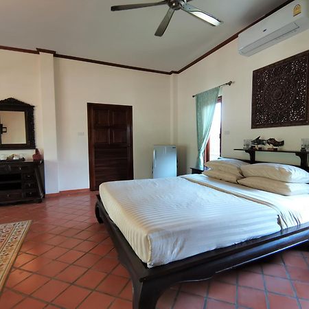 Tuna Resort Rawai Екстер'єр фото